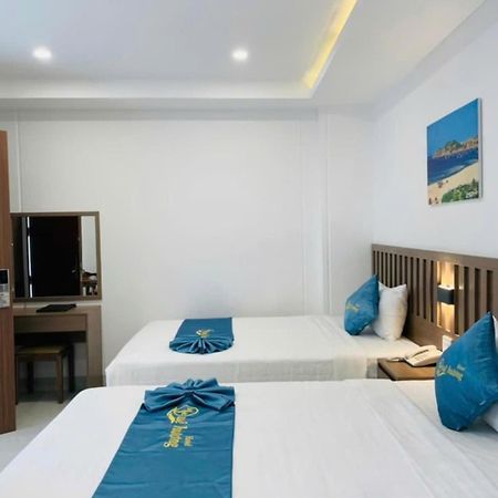 Que Huong Hotel Куинён Экстерьер фото